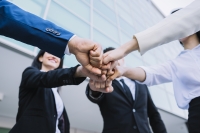 &iquest;Qu&eacute; es la co-creaci&oacute;n y c&oacute;mo implementarla en su compa&ntilde;&iacute;a?